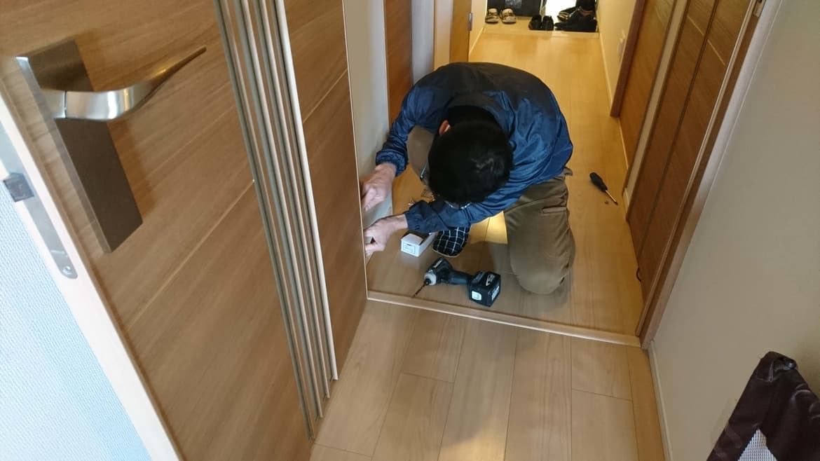 開き戸の建付け調整 みよし市 | 開き戸の建付け調整なら建具修理の窓口みよし市